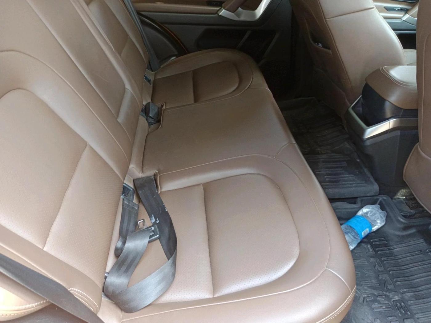 2019 Tata Harrier XZ 2.0L, Diesel, Manual, 1,36,907 km, interior