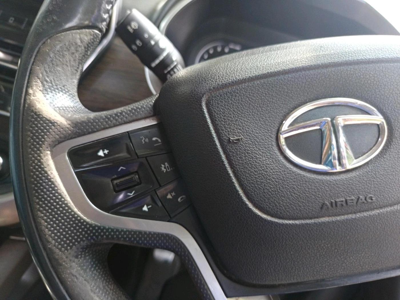 2019 Tata Harrier XZ 2.0L, Diesel, Manual, 1,36,907 km, interior