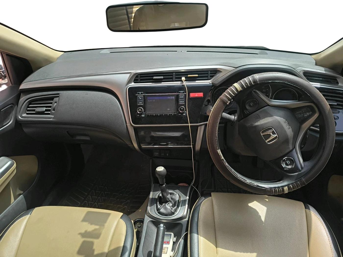2015 Honda City 1.5L I-VTEC V MT, Petrol, Manual, 1,35,127 km, interior