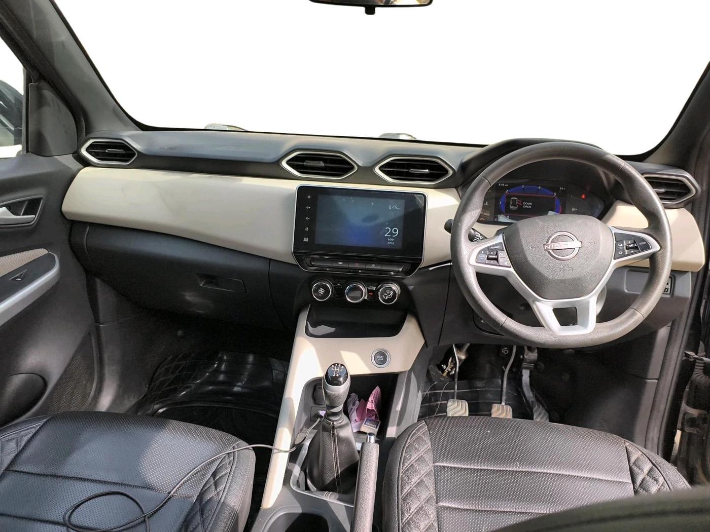 2022 Nissan MAGNITE XV MT, Petrol, Manual, 24,231 km, interior