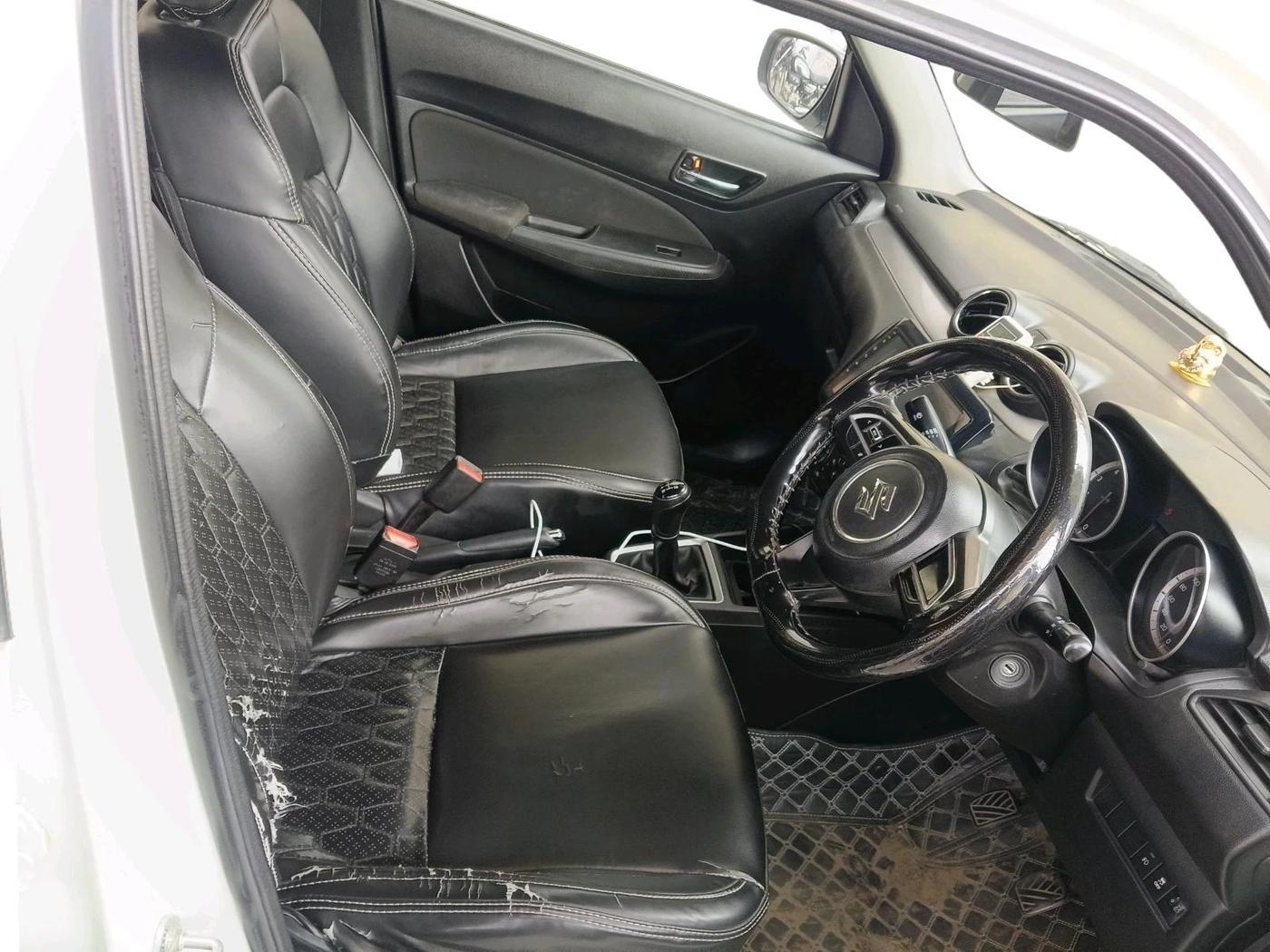 2023 Maruti Swift VXI, Petrol, Manual, 66,221 km, interior