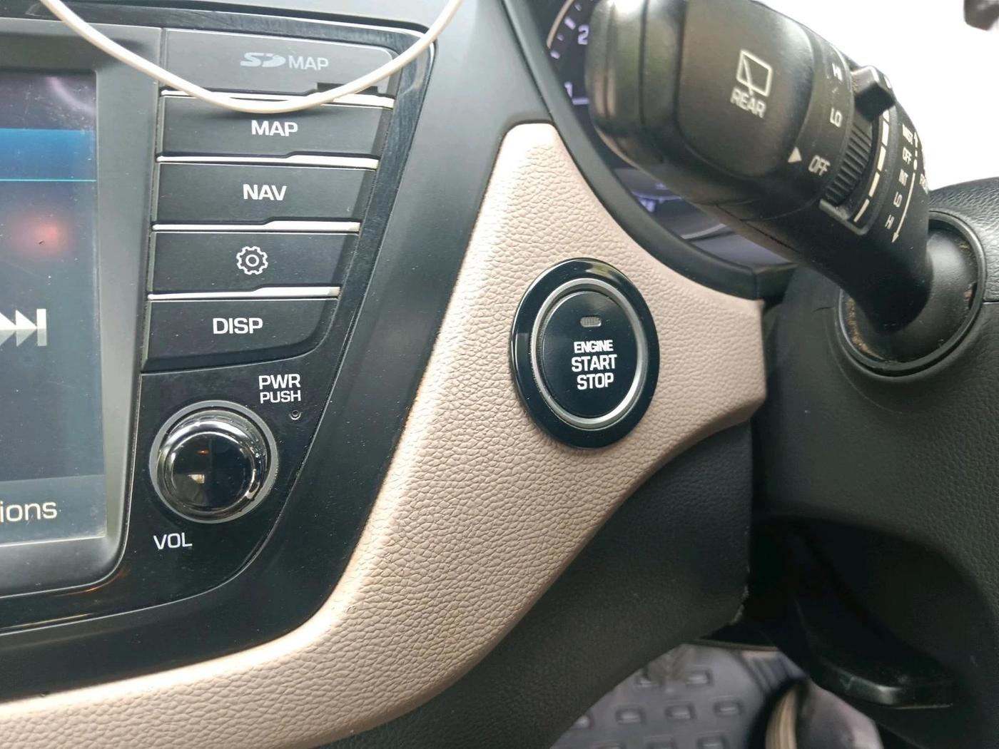 2017 Hyundai Elite i20 ASTA 1.2 (O), Petrol, Manual, 79,924 km, interior