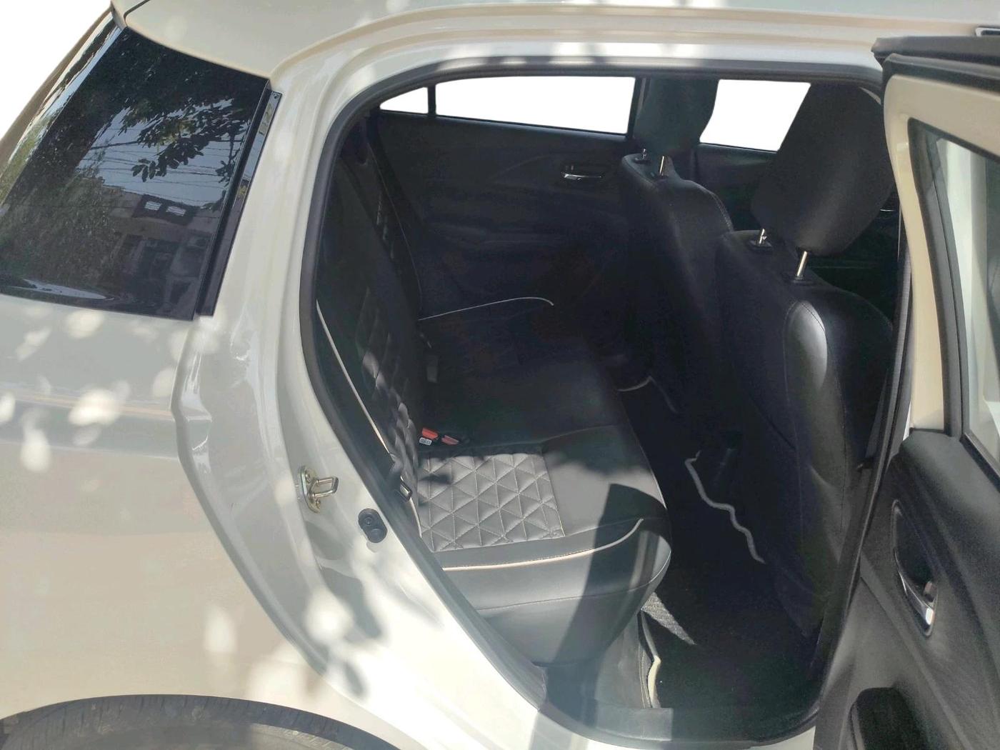 2025 Maruti Swift VXi, Petrol, Manual, 4,517 km, interior