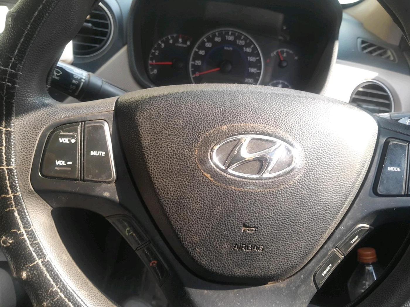 2016 Hyundai Grand i10 SPORTZ 1.1 CRDI, Diesel, Manual, 96,200 km, interior