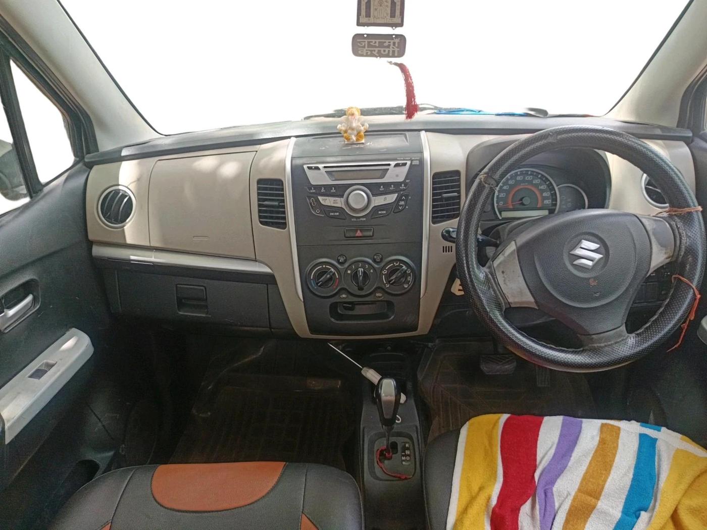 2016 Maruti Wagon R 1.0 VXI AMT, Petrol, Automatic, 1,01,284 km, interior