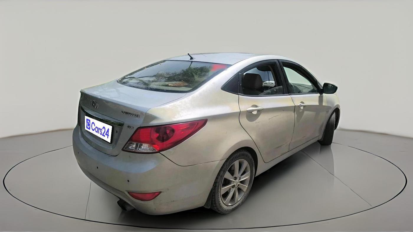 2013 Hyundai Verna FLUIDIC 1.6 CRDI SX, Diesel, Manual, 1,11,401 km, exterior