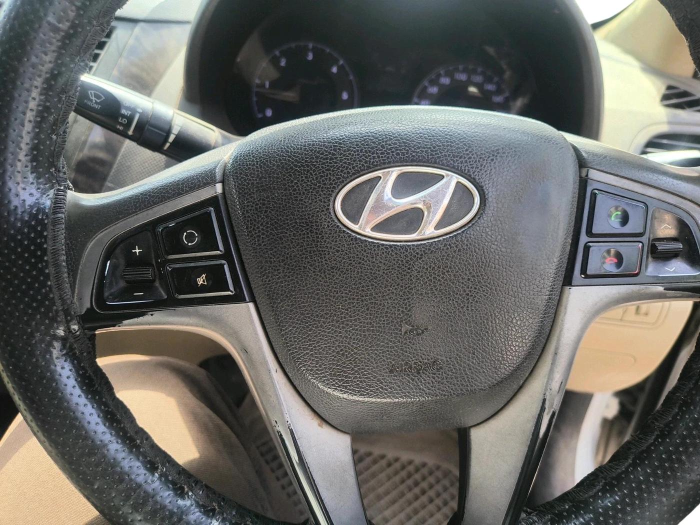 2013 Hyundai Verna FLUIDIC 1.6 CRDI SX, Diesel, Manual, 1,11,401 km, interior