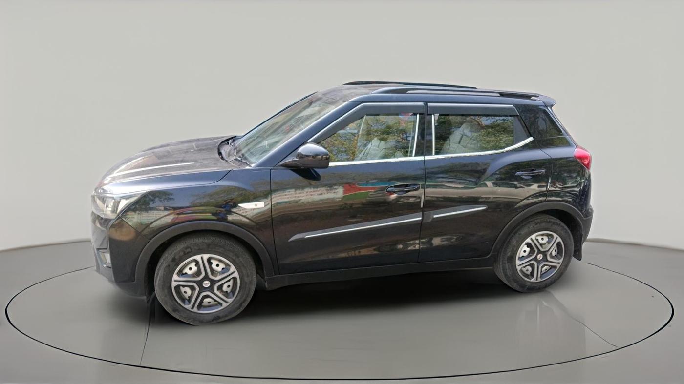 2023 Mahindra XUV300 W4 1.2 PETROL, CNG, Manual, 65,573 km, exterior