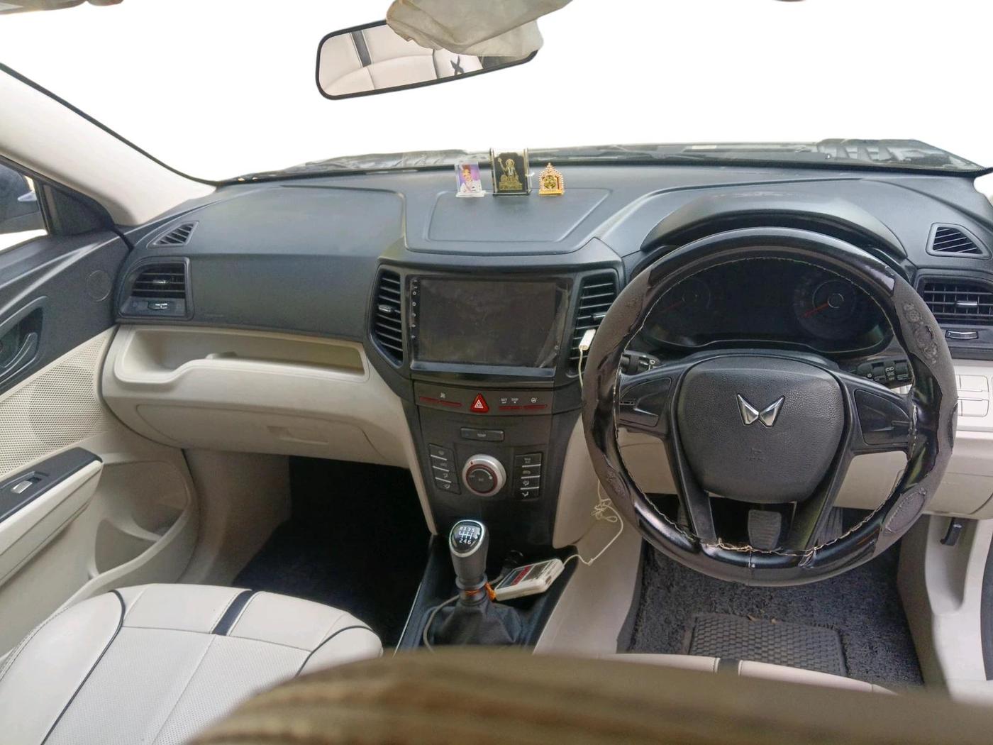 2023 Mahindra XUV300 W4 1.2 PETROL, CNG, Manual, 65,573 km, interior