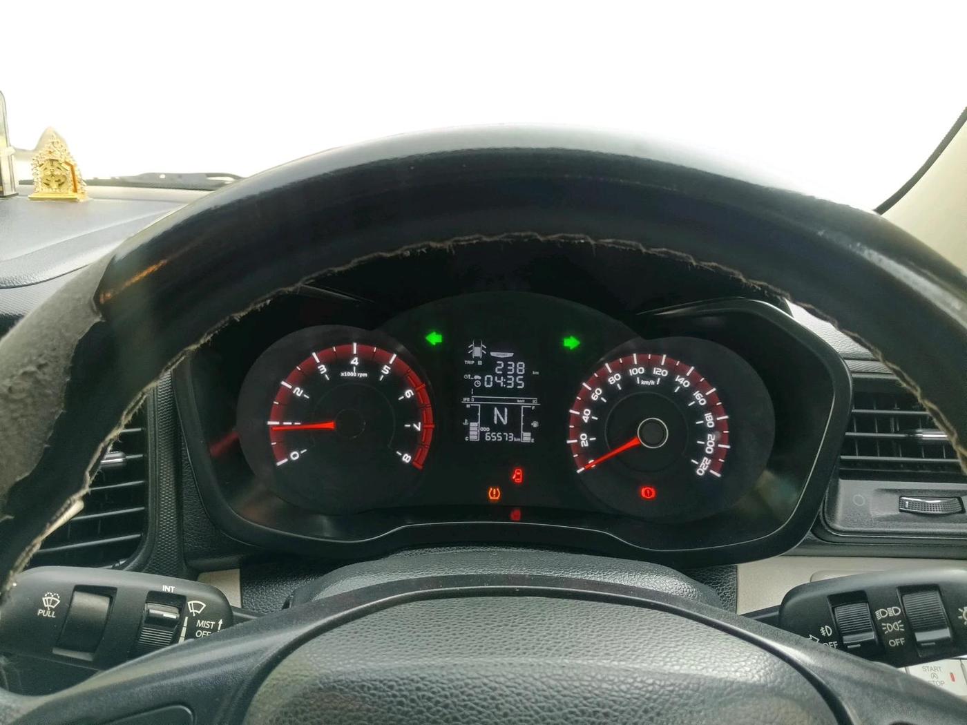 2023 Mahindra XUV300 W4 1.2 PETROL, CNG, Manual, 65,573 km, interior