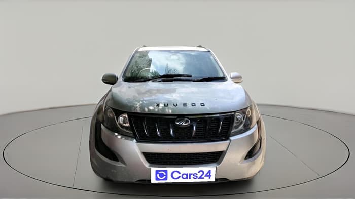 2017 Mahindra XUV500 W6, Diesel, Manual, 72,384 km, exterior