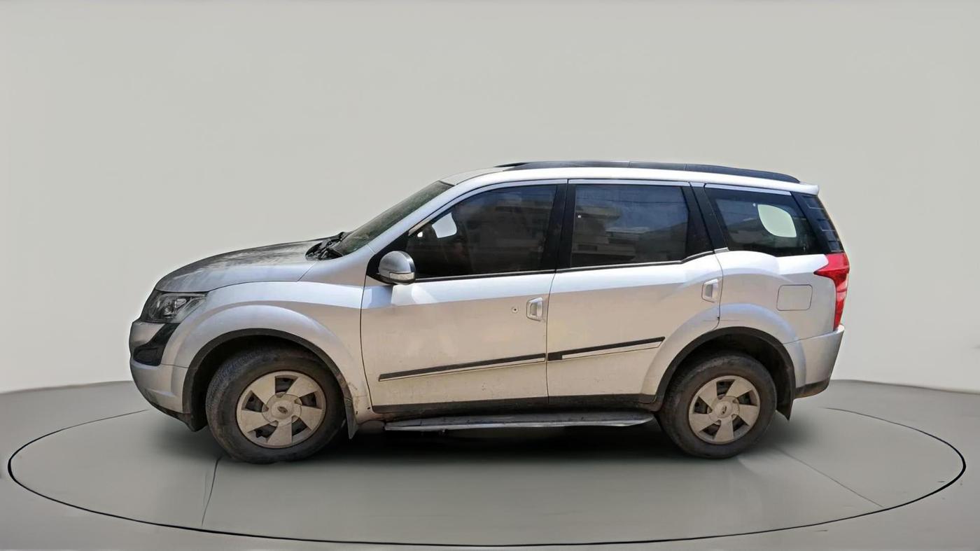 2017 Mahindra XUV500 W6, Diesel, Manual, 72,384 km, exterior
