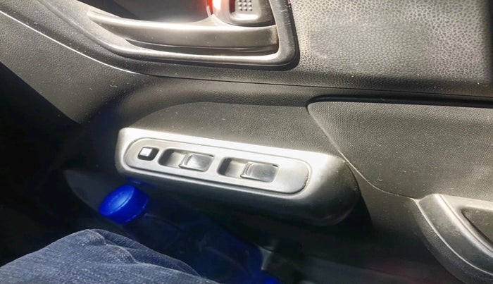 2019 Maruti Swift LXI, Petrol, Manual, 1,14,589 km, interior