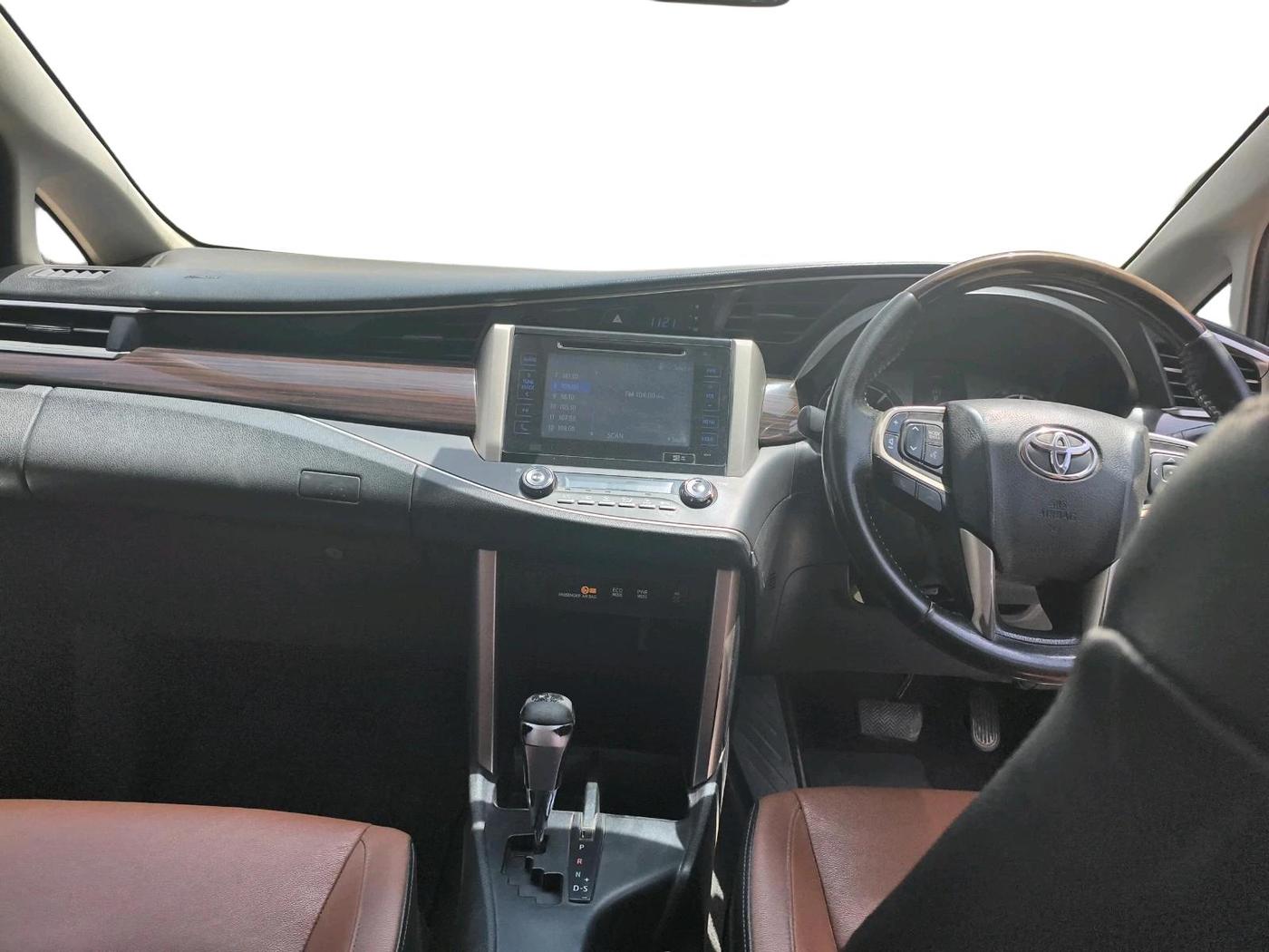 2016 Toyota Innova Crysta 2.8 ZX AT 7 STR, Diesel, Automatic, 2,18,177 km, interior