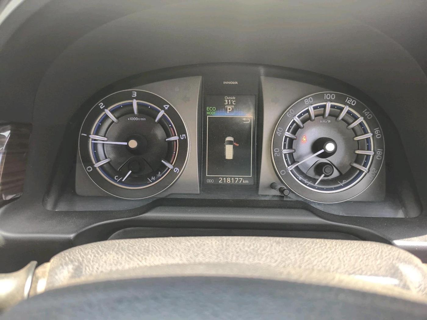 2016 Toyota Innova Crysta 2.8 ZX AT 7 STR, Diesel, Automatic, 2,18,177 km, interior