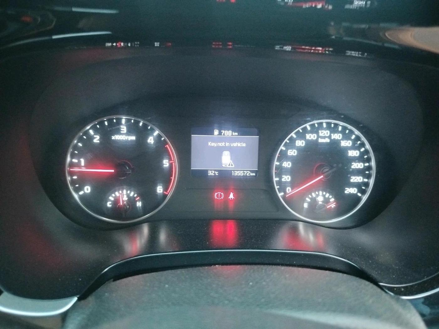 2020 KIA SELTOS HTK PLUS 1.5 DIESEL, Diesel, Manual, 1,35,572 km, interior