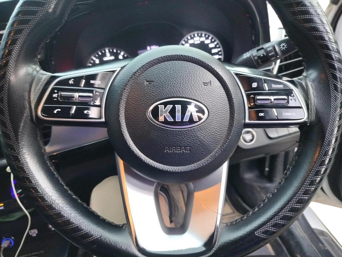 2020 KIA SELTOS HTK PLUS 1.5 DIESEL, Diesel, Manual, 1,35,572 km, interior