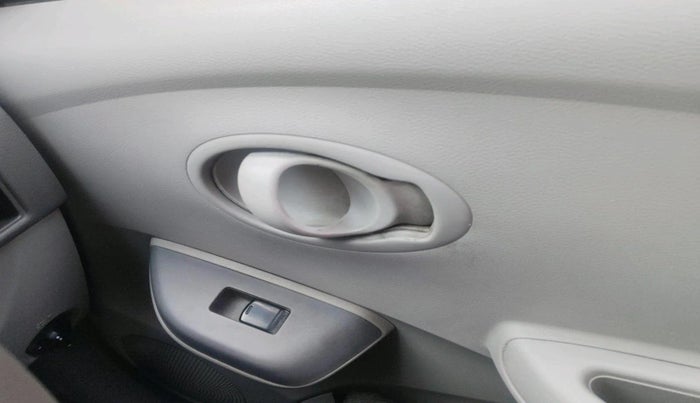 2015 Datsun Go T, Petrol, Manual, 1,03,876 km, interior