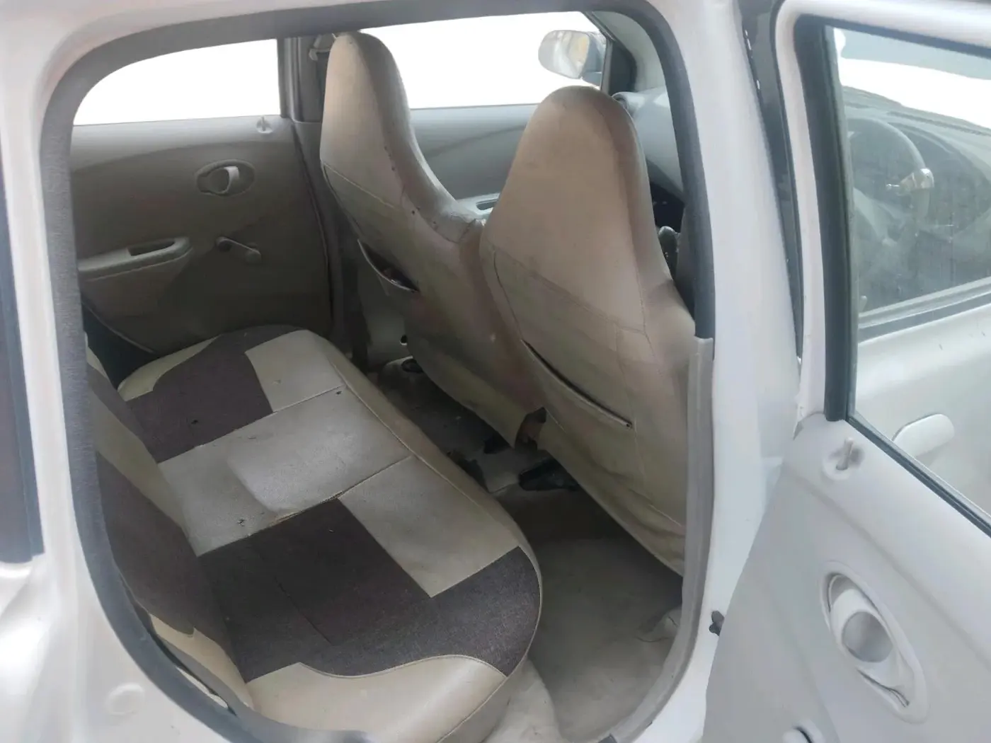 2015 Datsun Go T, Petrol, Manual, 1,05,000 km, interior