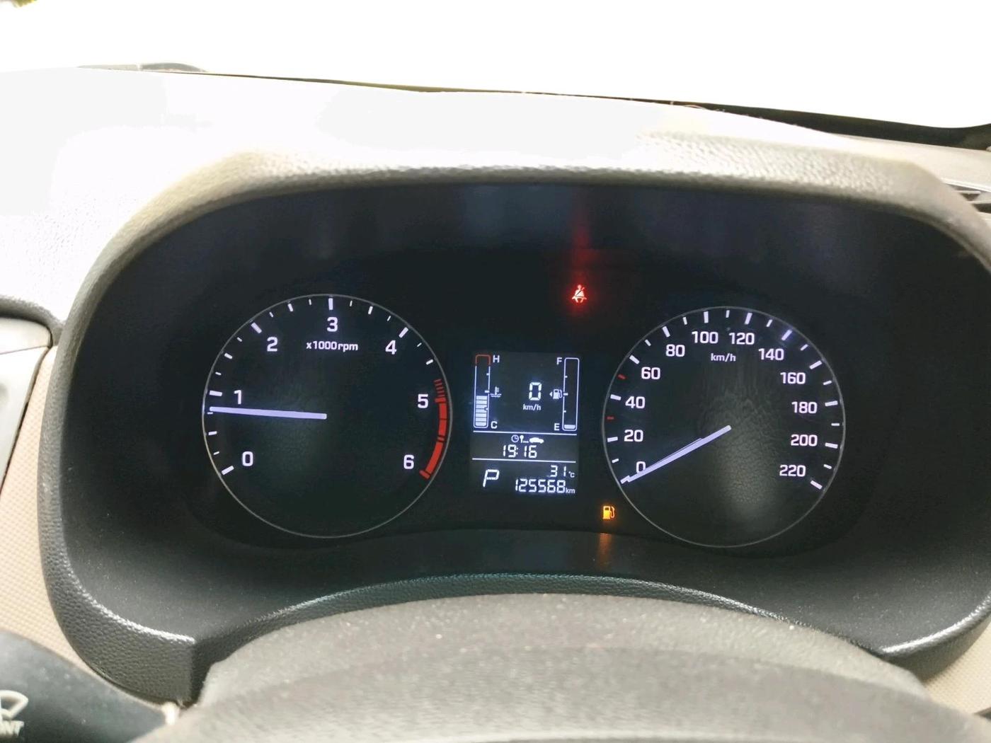 2015 Hyundai Creta SX PLUS AT 1.6 DIESEL, Diesel, Automatic, 1,25,568 km, interior
