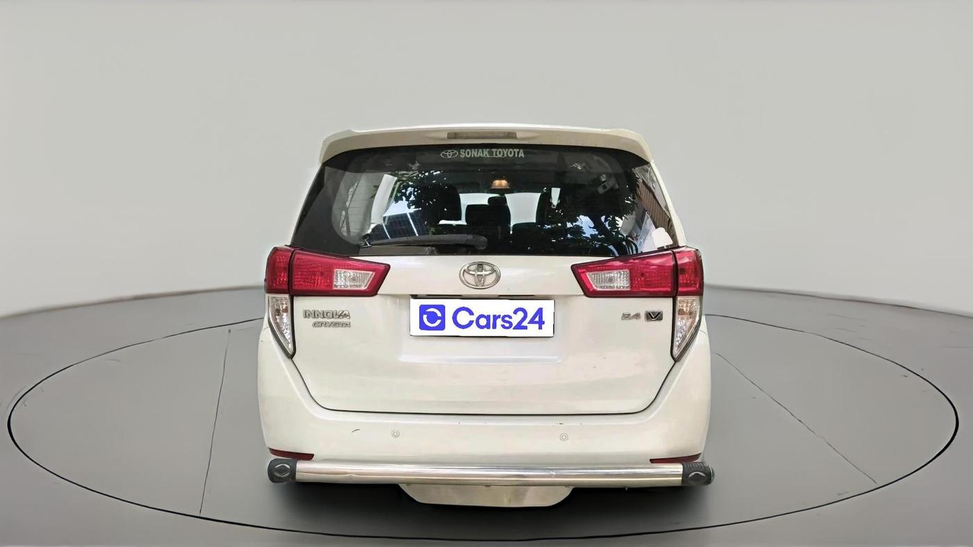 2016 Toyota Innova Crysta 2.4 VX 8 STR, Diesel, Manual, 1,07,614 km, exterior