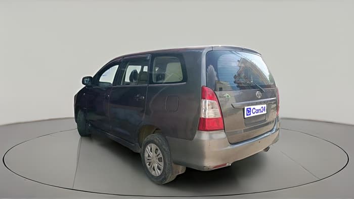 2012 Toyota Innova 2.5 GX 8 STR, Diesel, Manual, 1,53,896 km, exterior