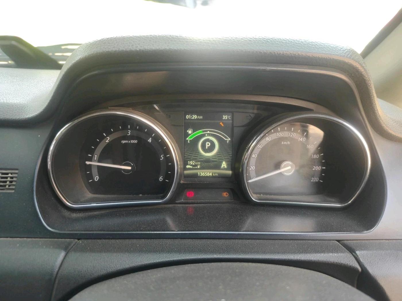 2017 Tata Hexa XTA 4X2 7 STR, Diesel, Automatic, 1,36,584 km, interior