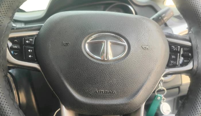 2017 Tata Hexa XTA 4X2 7 STR, Diesel, Automatic, 1,36,584 km, interior