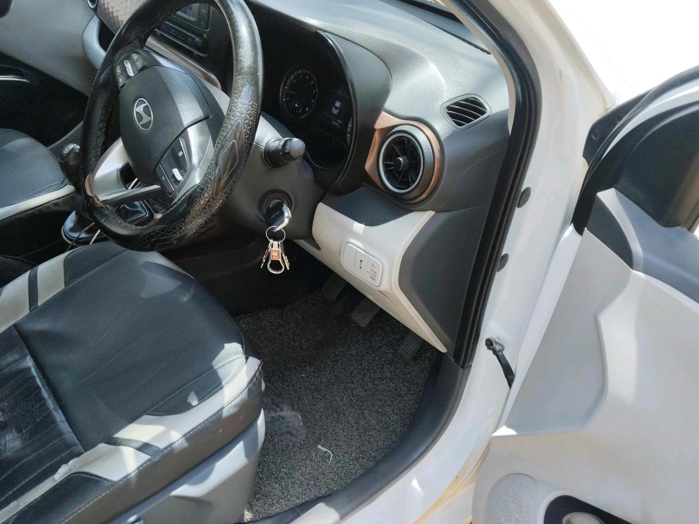 2023 Hyundai AURA S 1.2 CNG, CNG, Manual, 44,995 km, interior