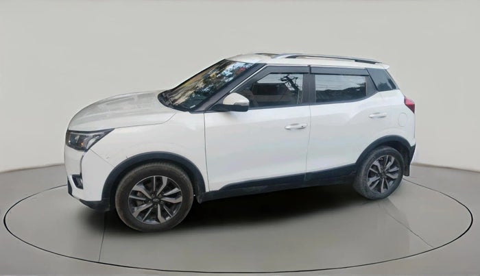 2020 Mahindra XUV300 W8 (O) 1.5 DIESEL, Diesel, Manual, 1,15,044 km, exterior