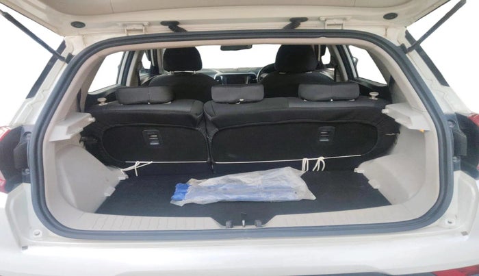 2020 Mahindra XUV300 W8 (O) 1.5 DIESEL, Diesel, Manual, 1,15,044 km, exterior