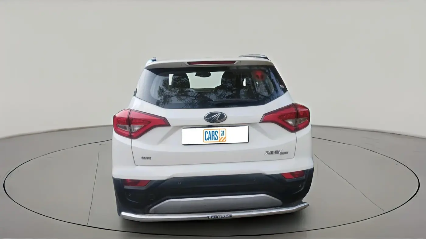 2020 Mahindra XUV300 W8 (O) 1.5 DIESEL, Diesel, Manual, 1,15,044 km, exterior