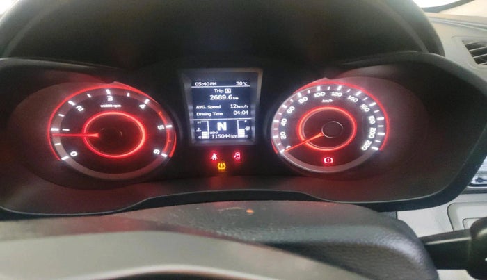 2020 Mahindra XUV300 W8 (O) 1.5 DIESEL, Diesel, Manual, 1,15,044 km, interior