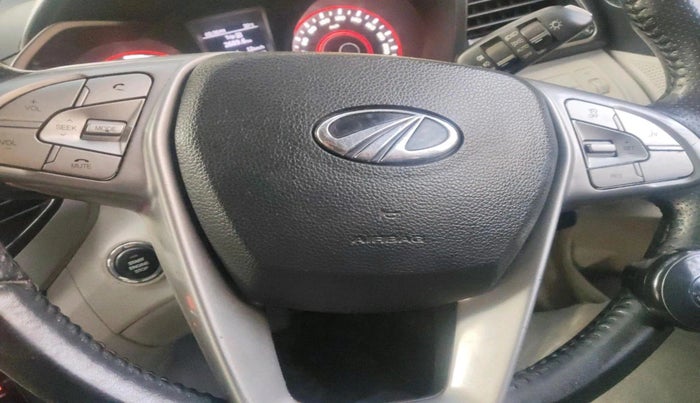 2020 Mahindra XUV300 W8 (O) 1.5 DIESEL, Diesel, Manual, 1,15,044 km, interior