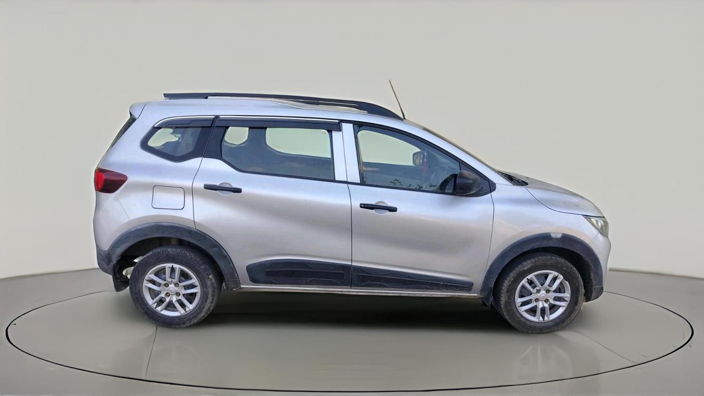 2022 Renault TRIBER RXL MT, Petrol, Manual, 1,54,845 km, exterior