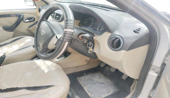 2014 Nissan Terrano XV D THP 110 PS, Diesel, Manual, 1,03,046 km, interior