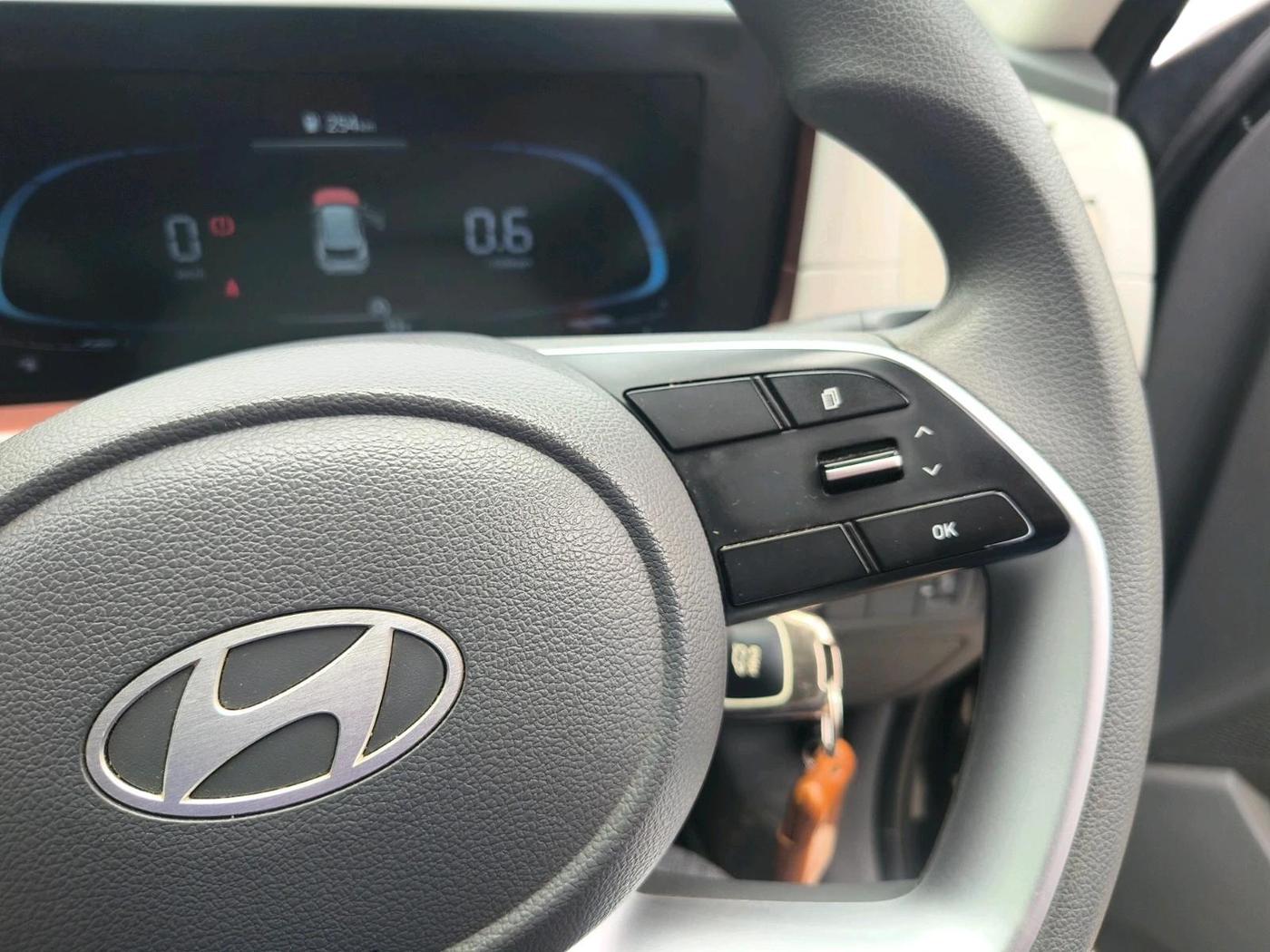2025 Hyundai Creta E 1.5 PETROL, Petrol, Manual, 11,183 km, interior