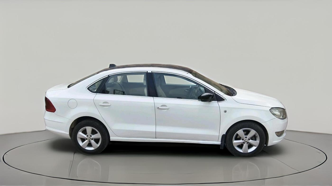 2015 Skoda Rapid 1.5 TDI CR ELEGANCE AT, Diesel, Automatic, 80,712 km, exterior