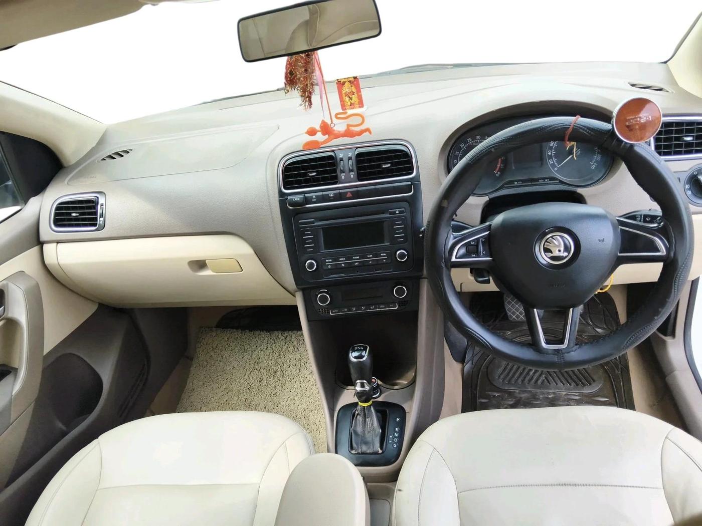 2015 Skoda Rapid 1.5 TDI CR ELEGANCE AT, Diesel, Automatic, 80,712 km, interior