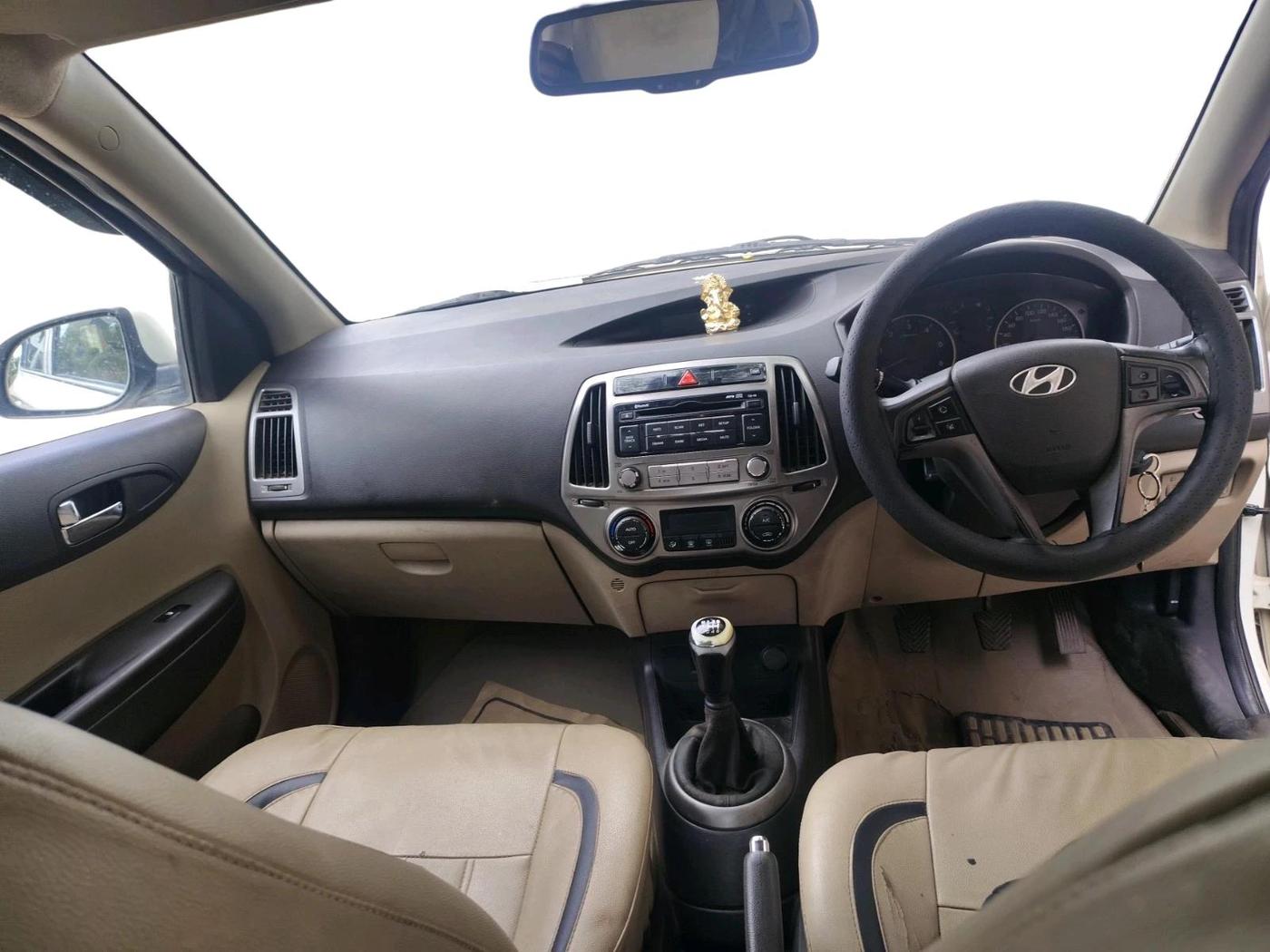 2013 Hyundai i20 SPORTZ 1.4 CRDI, Diesel, Manual, 89,221 km, interior