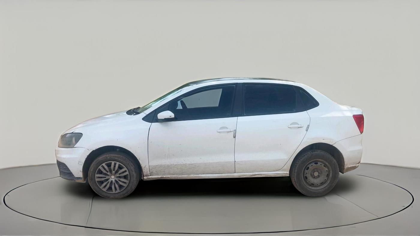 2017 Volkswagen Ameo TRENDLINE 1.5L, Diesel, Manual, 1,96,013 km, exterior