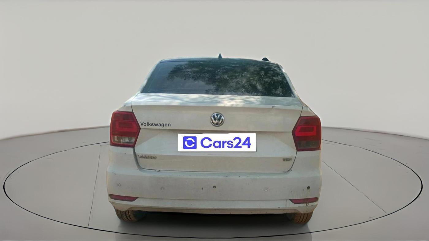 2017 Volkswagen Ameo TRENDLINE 1.5L, Diesel, Manual, 1,96,013 km, exterior