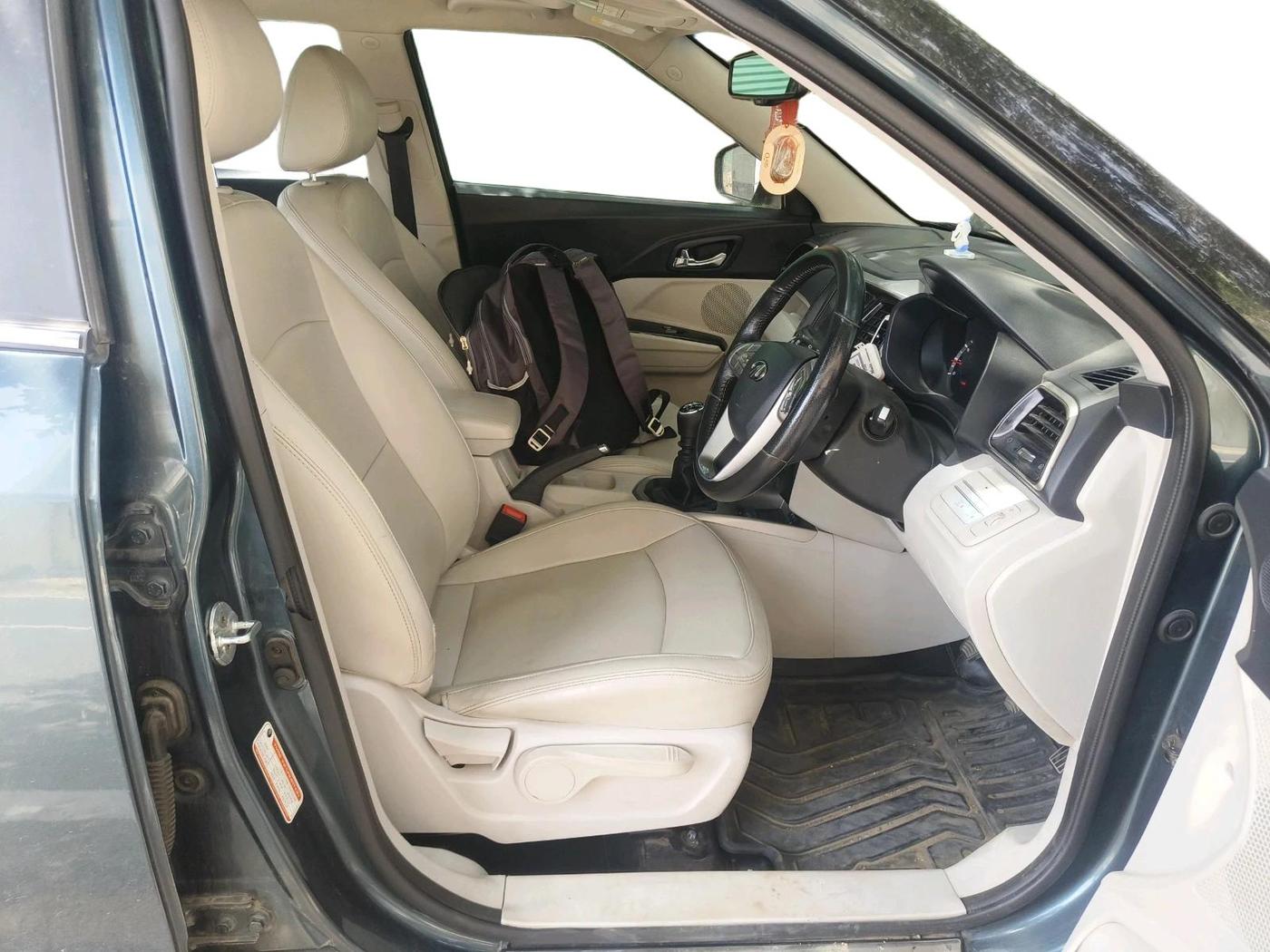 2019 Mahindra XUV300 W8 (O) 1.2 PETROL, Petrol, Manual, 75,602 km, interior