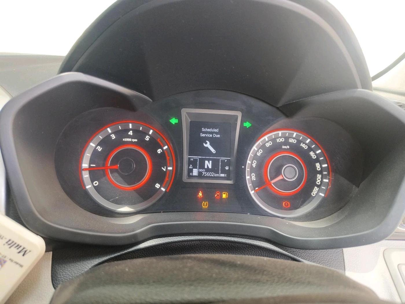 2019 Mahindra XUV300 W8 (O) 1.2 PETROL, Petrol, Manual, 75,602 km, interior