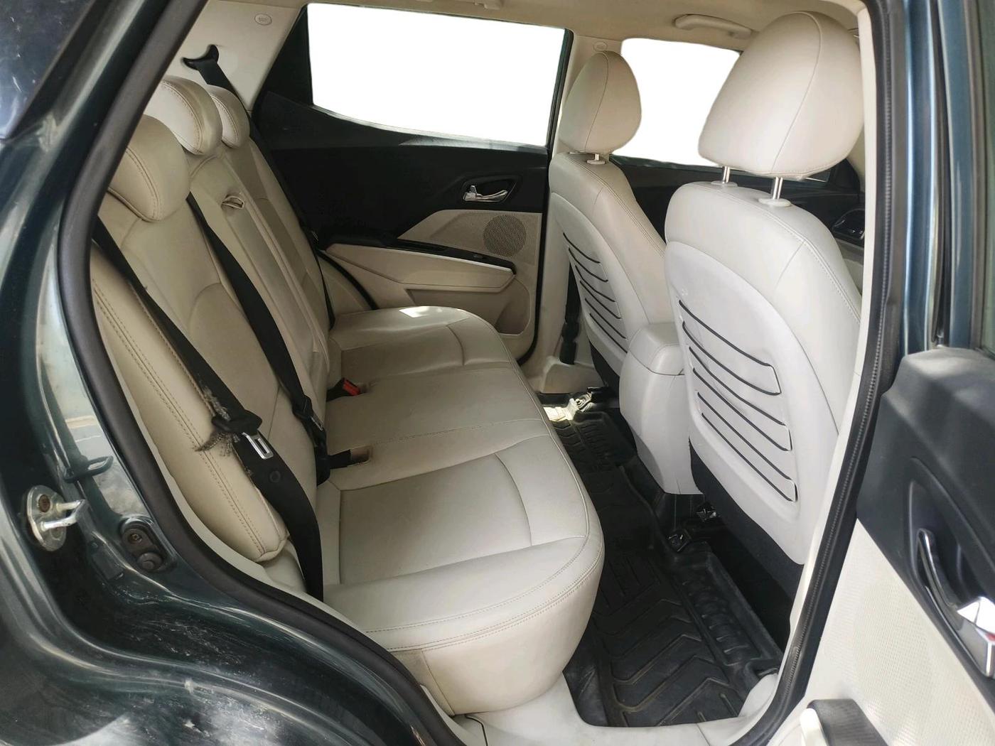 2019 Mahindra XUV300 W8 (O) 1.2 PETROL, Petrol, Manual, 75,602 km, interior