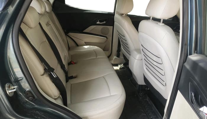 2019 Mahindra XUV300 W8 (O) 1.2 PETROL, Petrol, Manual, 75,602 km, interior