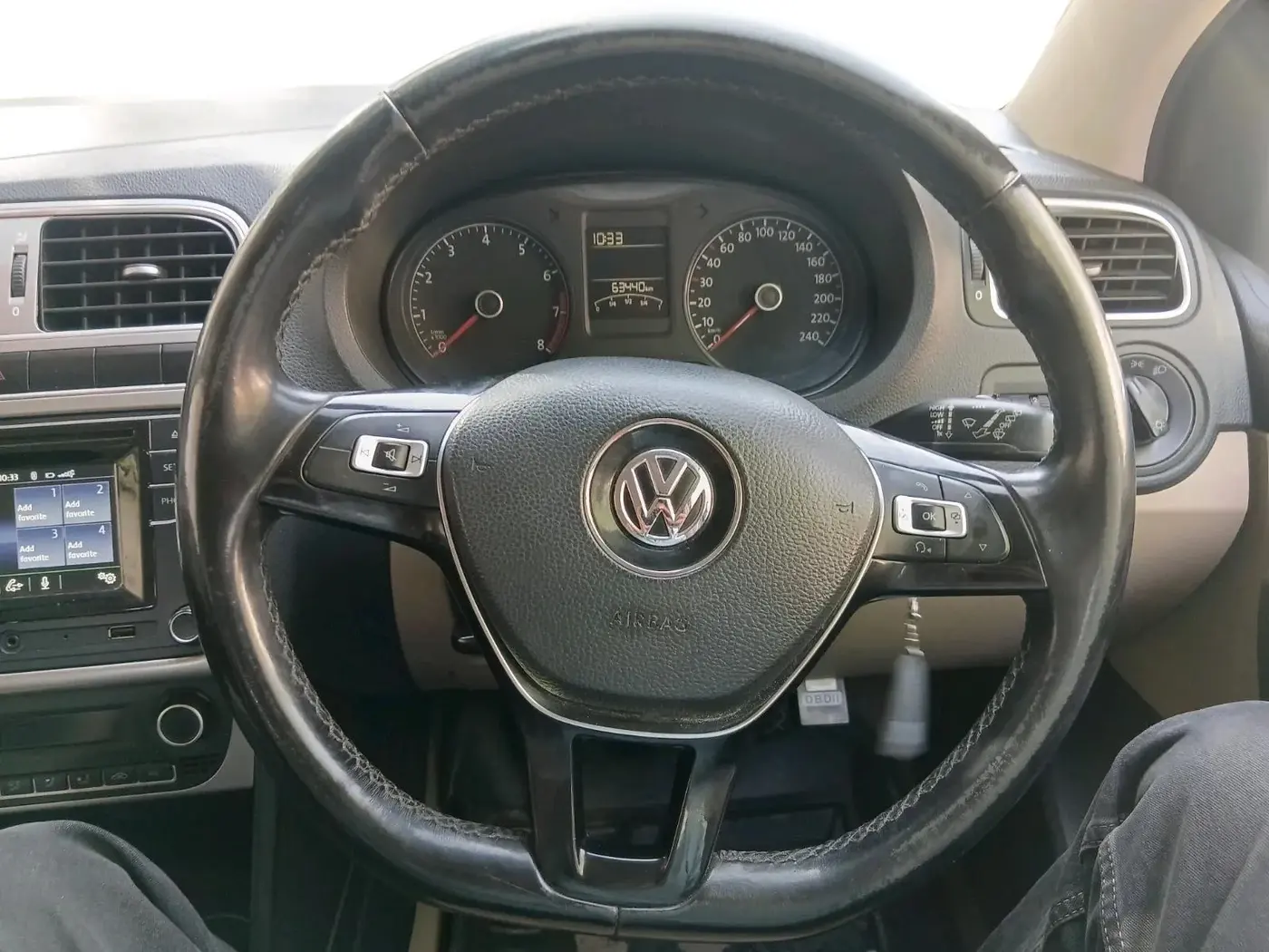 2016 Volkswagen Polo HIGHLINE1.2L, Petrol, Manual, 63,440 km, interior