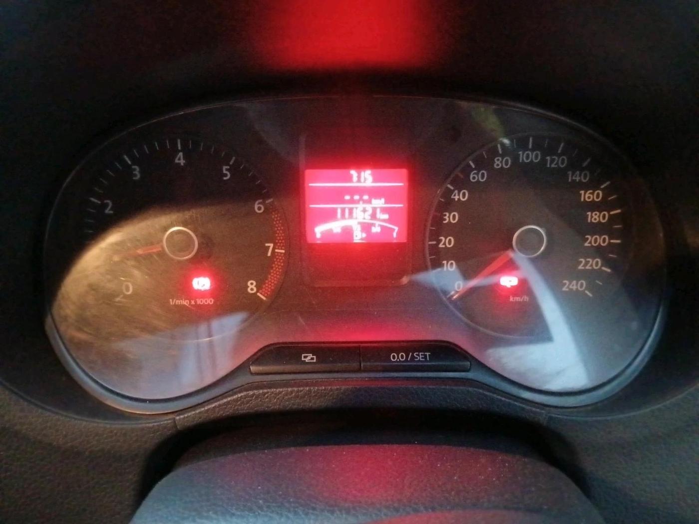 2013 Volkswagen Polo COMFORTLINE 1.2L PETROL, Petrol, Manual, 1,11,621 km, interior