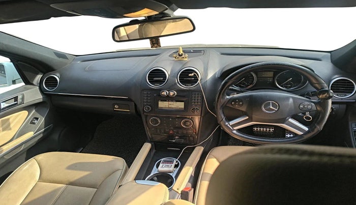 2011 Mercedes Benz Ml Class 350 CDI, Diesel, Automatic, 1,52,732 km, interior