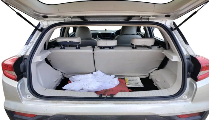 2019 Mahindra XUV300 W8 1.5 DIESEL, Diesel, Manual, 1,10,958 km, exterior